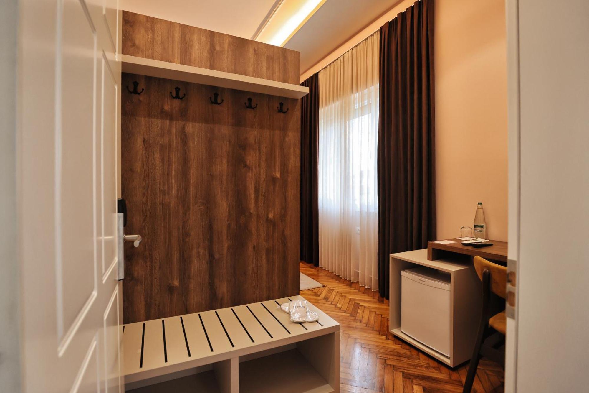 Vila Casablanca - Boutique Hotel & Restaurant Shkoder Exterior photo